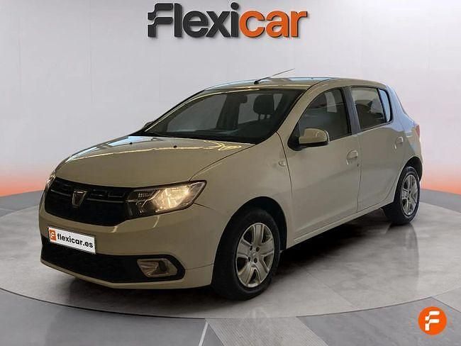 Usado Dacia Sandero Comfort 95 CV (69 kW) 2019 Blanco Utilitario
