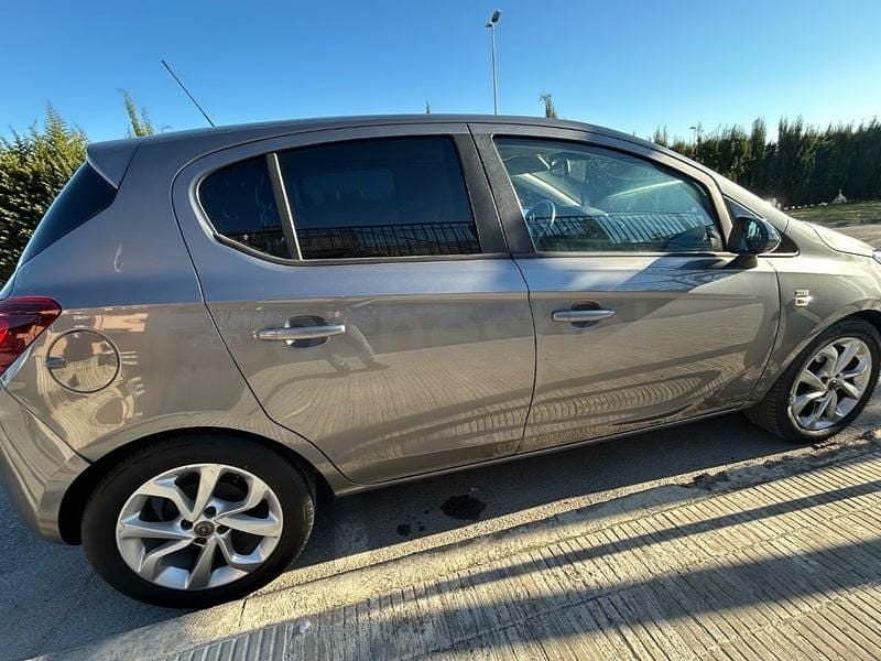 Usado Opel Corsa 90 CV (66 kW) 2019 Gris / plata Utilitario