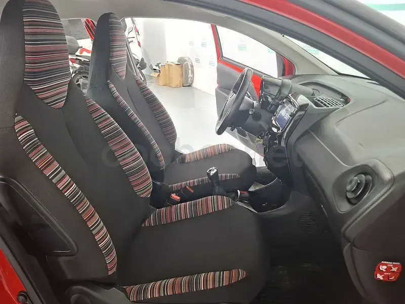 Usado Citroën C1 72 CV (52 kW) 2021 Rojo Utilitario