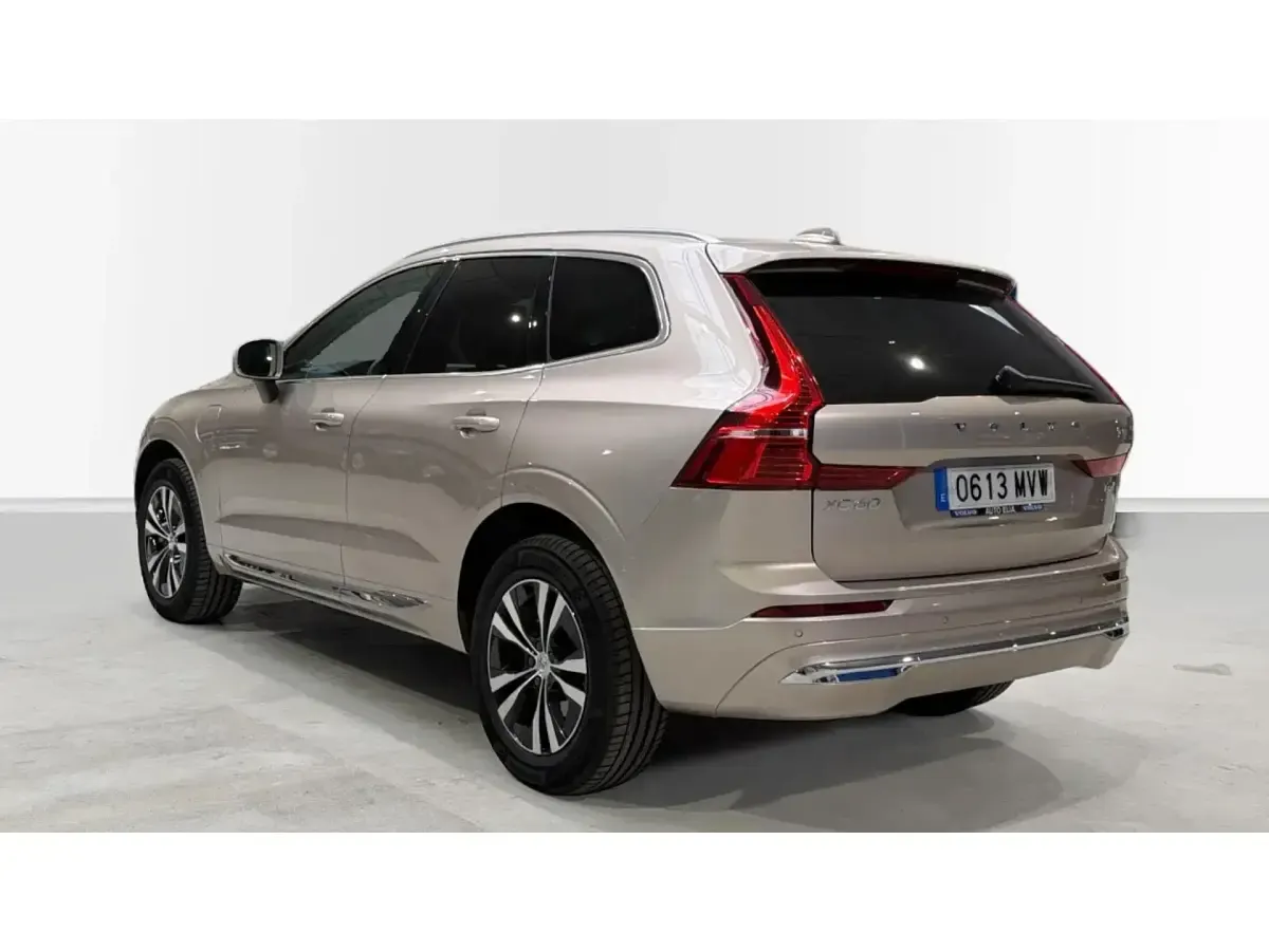 Usado Volvo XC60 Core 350 CV (257 kW) 2024 Gris SUV