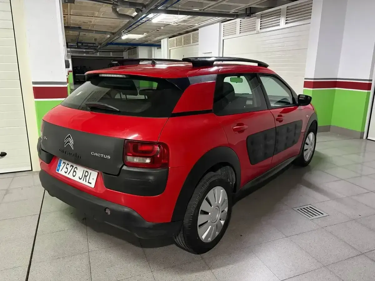 Usado Citroën C4 Cactus Live 82 CV (60 kW) 2016 Rojo Utilitario