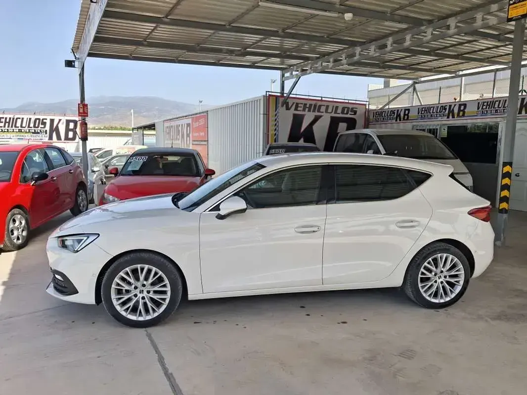 Usado Seat Leon XCELLENCE 131 CV (96 kW) 2021 Blanco Utilitario