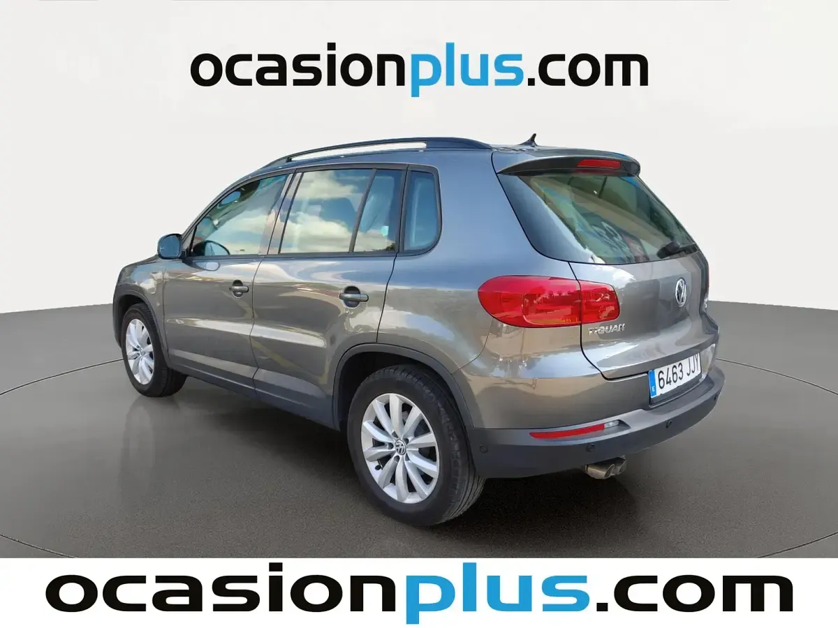 Usado VW Tiguan 110 CV (80 kW) 2015 Gris SUV