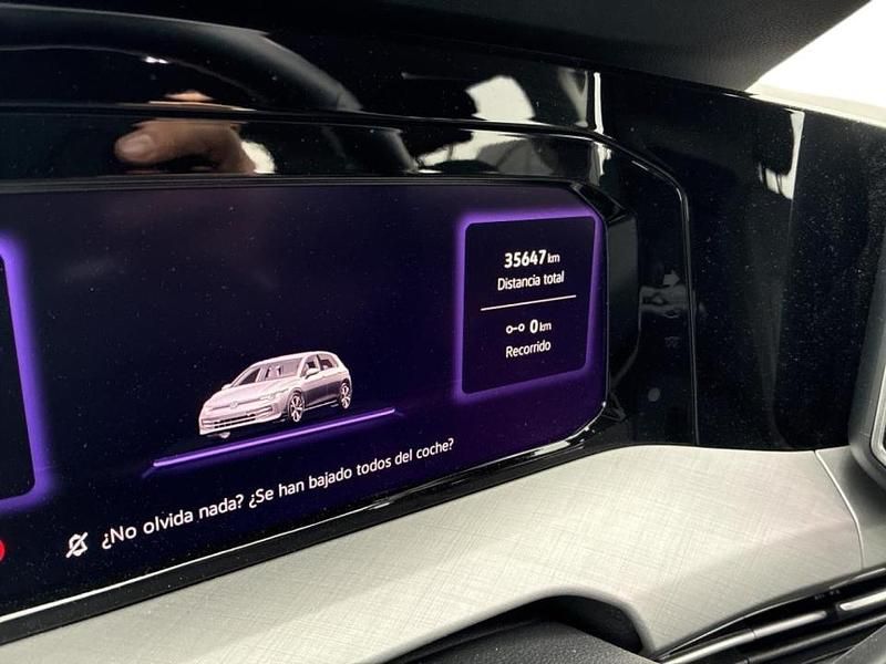 Usado VW Golf VIII 116 CV (85 kW) 2025 Gris / plata Berlina