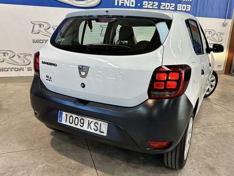 Usado Dacia Sandero Base 75 CV (55 kW) 2019 Blanco Utilitario
