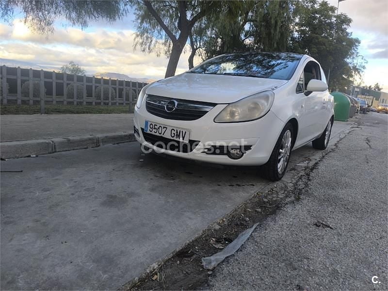 Gasolina Usado 2009 Opel Corsa Enjoy Berlina | 3400 € (Precio justo) - Imagen 1/4