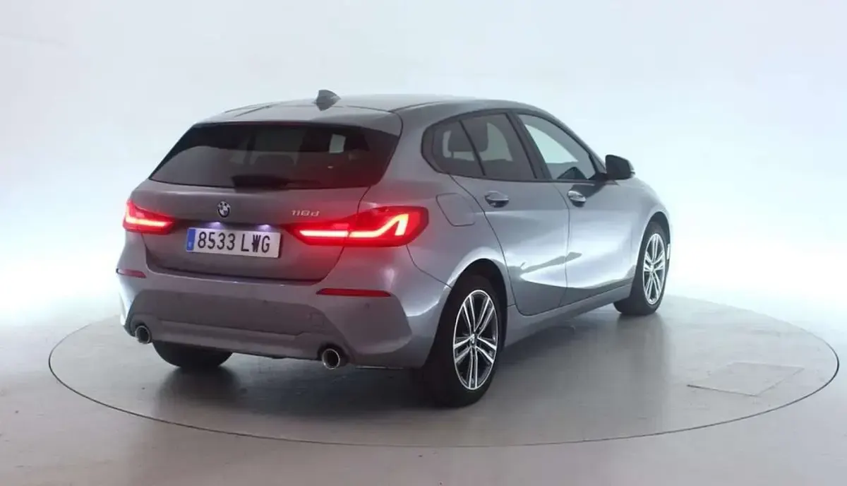 Usado BMW 118 150 CV (110 kW) 2022 Gris Utilitario
