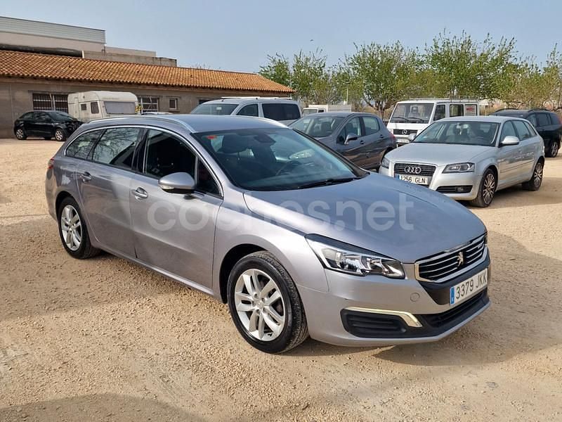 Usado Peugeot 508 SW Active 120 CV (88 kW) 2015 Gris / plata Familiar