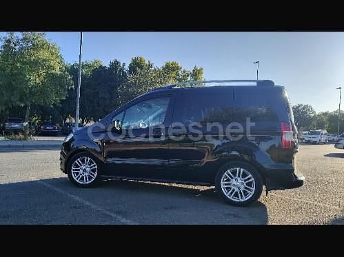 Negro Usado 2015 Ford Tourneo Courier Ambiente Monovolumen | 7750 € (Precio justo) - Imagen 1/4