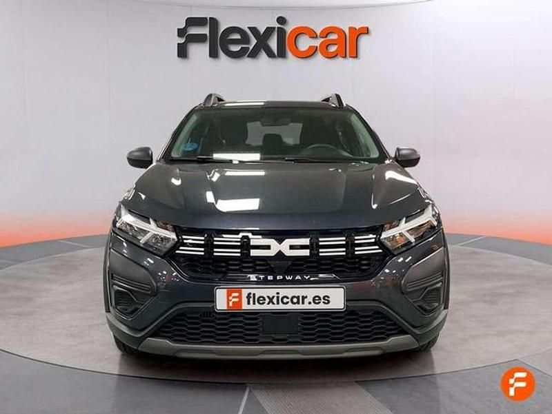 Usado Dacia Sandero Essentiel 101 CV (74 kW) 2023 Gris Utilitario