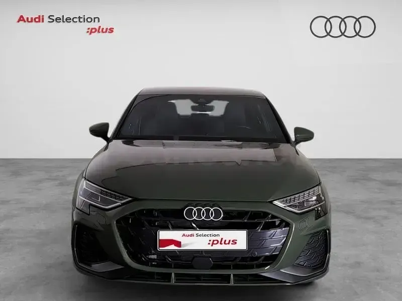 Usado Audi A3 S-Line 204 CV (150 kW) 2025 Verde Berlina