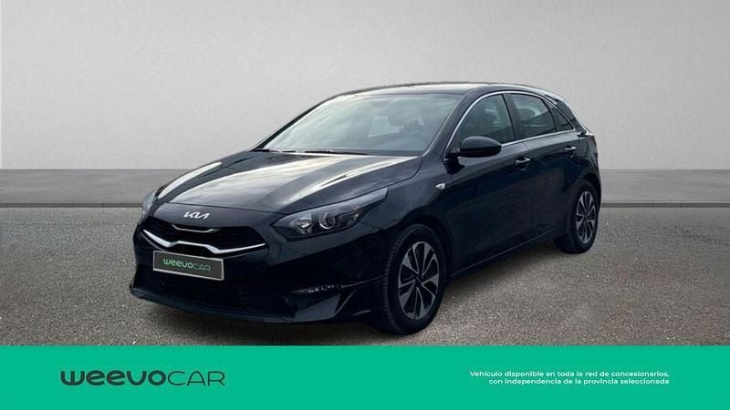 Usado Kia Ceed 100 CV (73 kW) 2024 Negro Utilitario