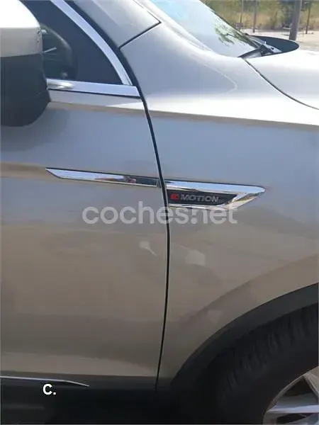Usado VW Tiguan Sportline 190 CV (139 kW) 2017 Gris / plata SUV
