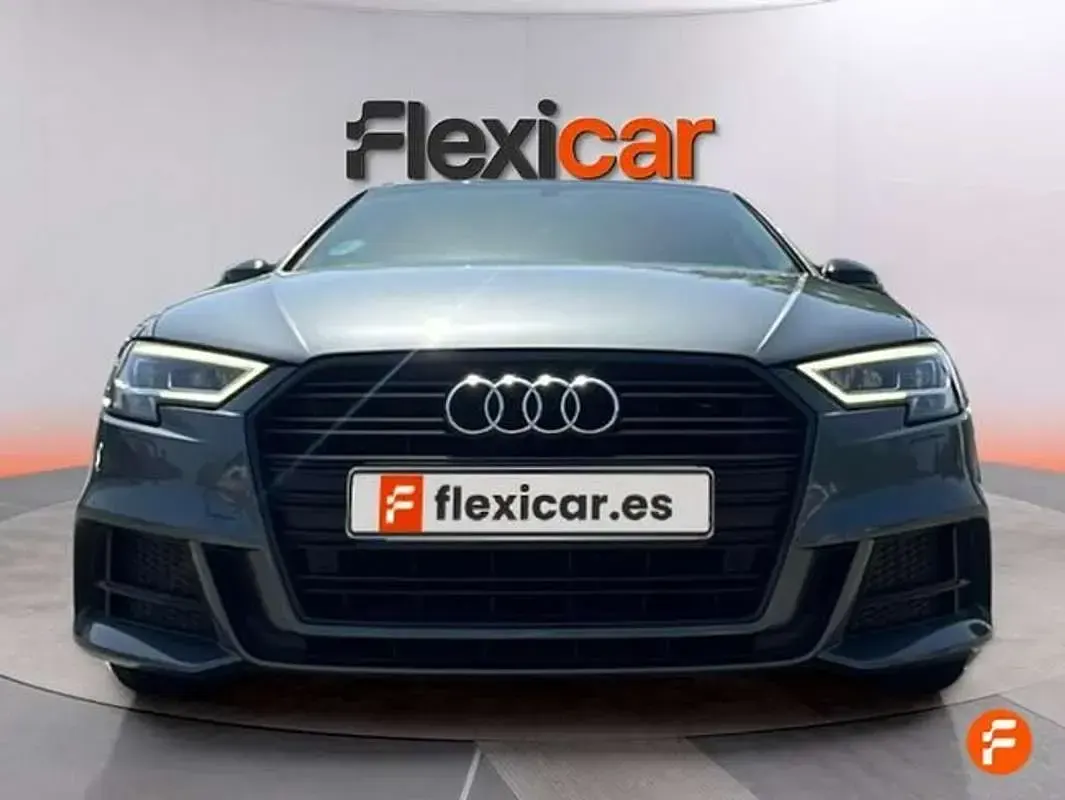 Usado Audi A3 Sportback 150 CV (110 kW) 2019 Gris Utilitario