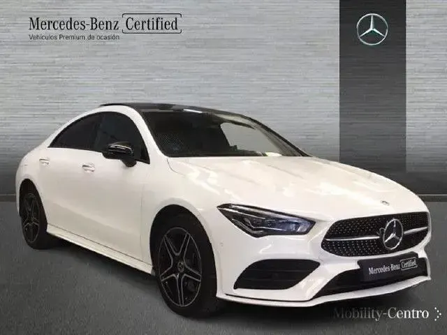 Usado Mercedes CLA250e 218 CV (160 kW) 2023 Blanco polar Coupe