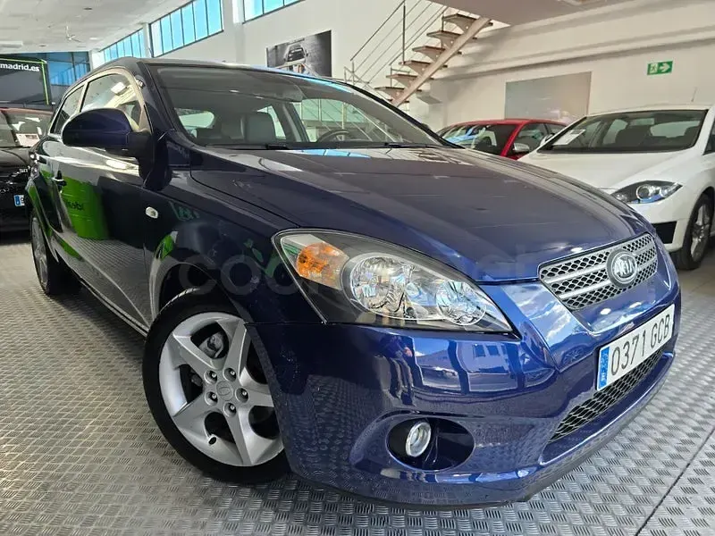 Usado Kia ProCeed 140 CV (102 kW) 2008 Azul Utilitario