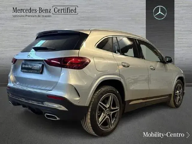 Usado Mercedes GLA250 218 CV (160 kW) 2025 Plata hightech SUV