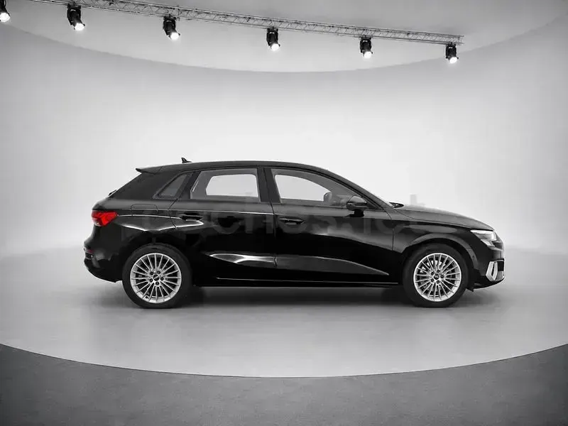 Usado Audi A3 S-Line 110 CV (80 kW) 2023 Negro Berlina