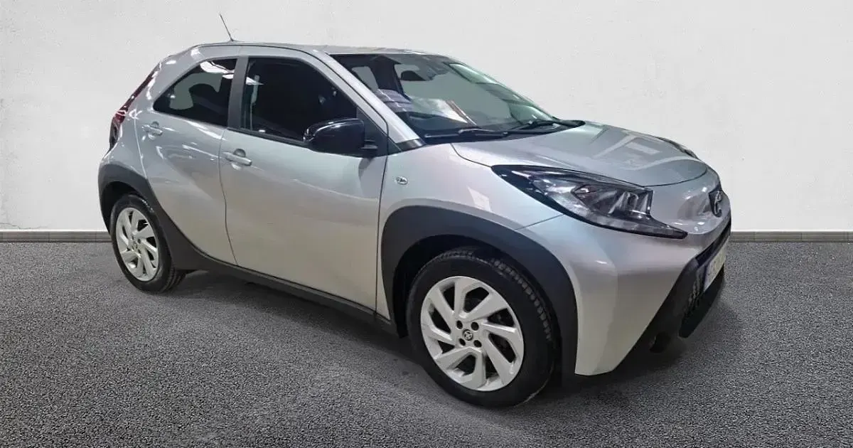 Usado Toyota Aygo X Play 72 CV (52 kW) 2024 SUV