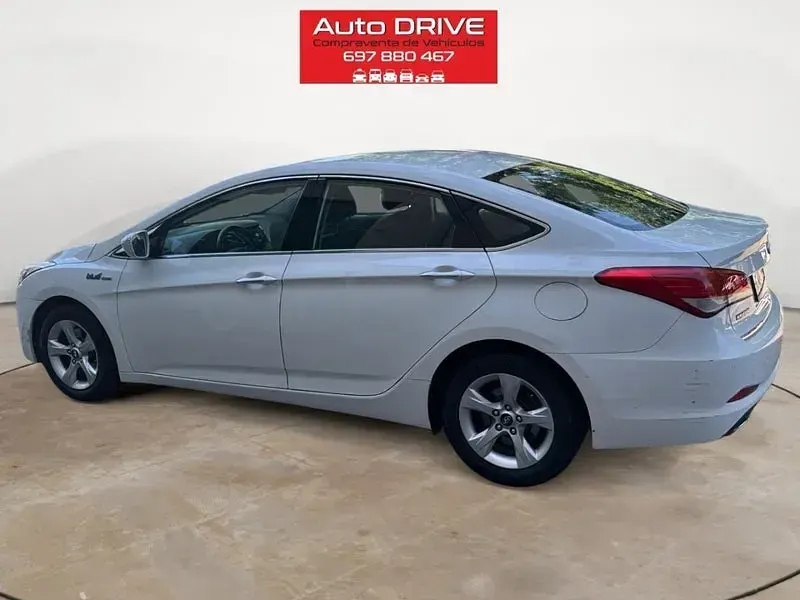 Usado Hyundai i40 115 CV (84 kW) 2013 Blanco Familiar