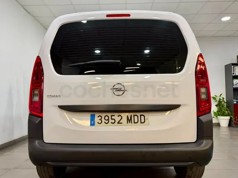 Usado Opel Combo Life Edition+ 102 CV (75 kW) 2023 Blanco Monovolumen