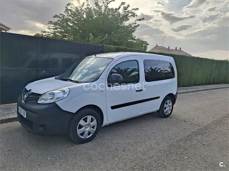 Usado Renault Kangoo 90 CV (66 kW) 2016 Blanco Monovolumen