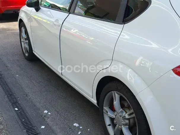 Begagnad Seat Leon FR 200 HK (147 kW) 2008 Vit Halvkombi