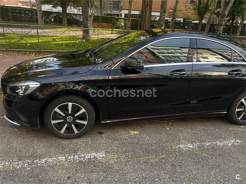 Usado Mercedes CLA200 Shooting Brake 150 CV (110 kW) 2019 Negro Familiar