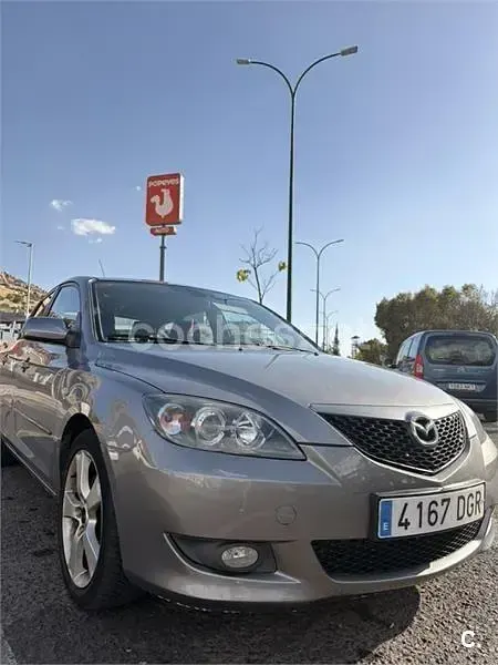 Usado Mazda 3 Sportive 150 CV (110 kW) 2005 Gris / plata Berlina