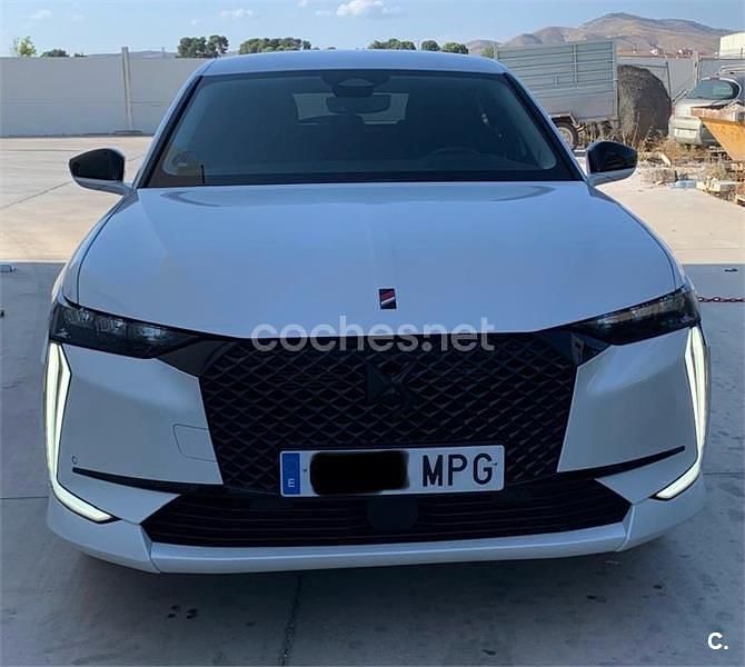 Blanco Usado 2024 DS Automobiles DS4 Performance Berlina | 36.500 € - Imagen 1/4