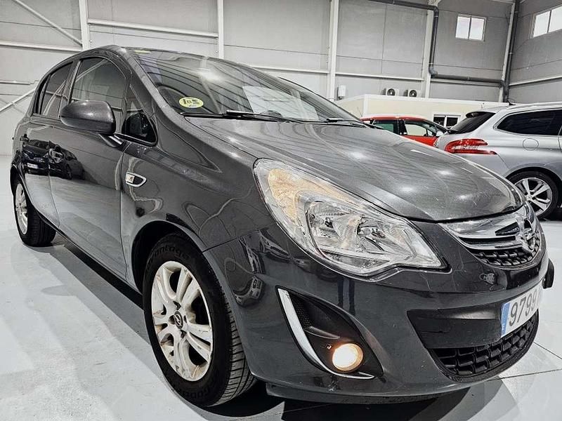 Usado Opel Corsa S 75 CV (55 kW) 2012 Gris Utilitario