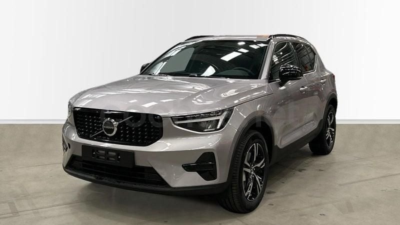 Nuevo Volvo XC40 Plus 163 CV (119 kW) 2025 Gris / plata SUV