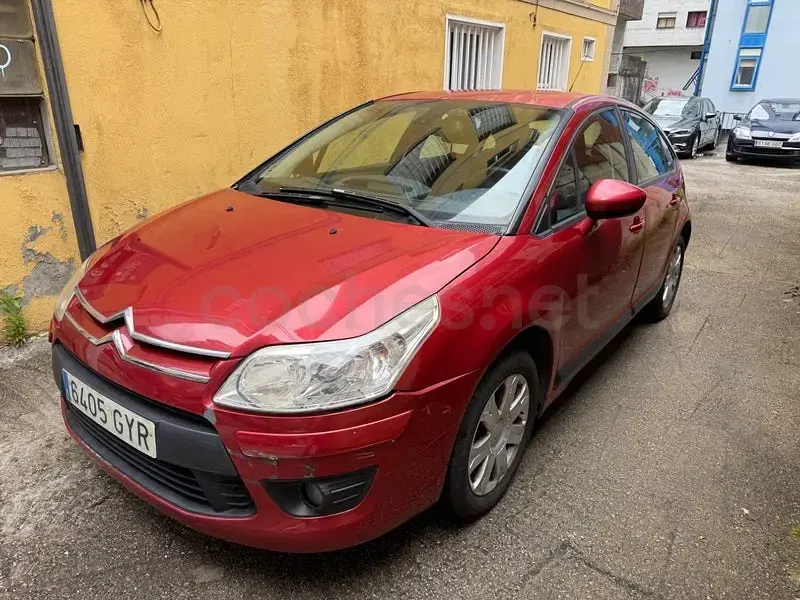Usado Citroën C4 112 CV (82 kW) 2010 Granate Berlina