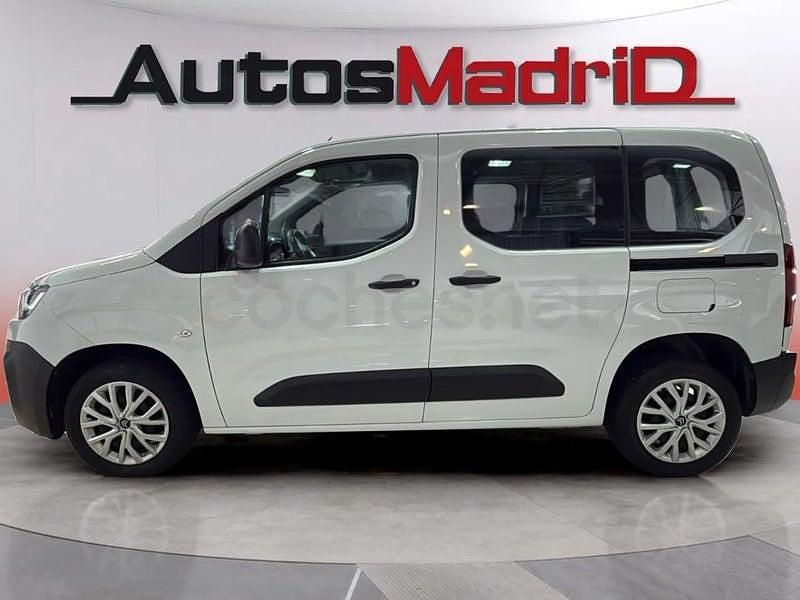 Usado Citroën Berlingo Live 102 CV (75 kW) 2023 Blanco Monovolumen