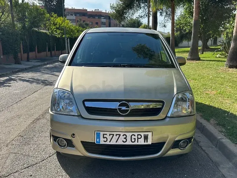 Usado Opel Meriva Cosmo 100 CV (73 kW) 2010 Beige Monovolumen