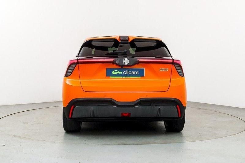 Usado MG MG4 EV Luxury 150 kW (204 CV) 2024 Naranja Utilitario