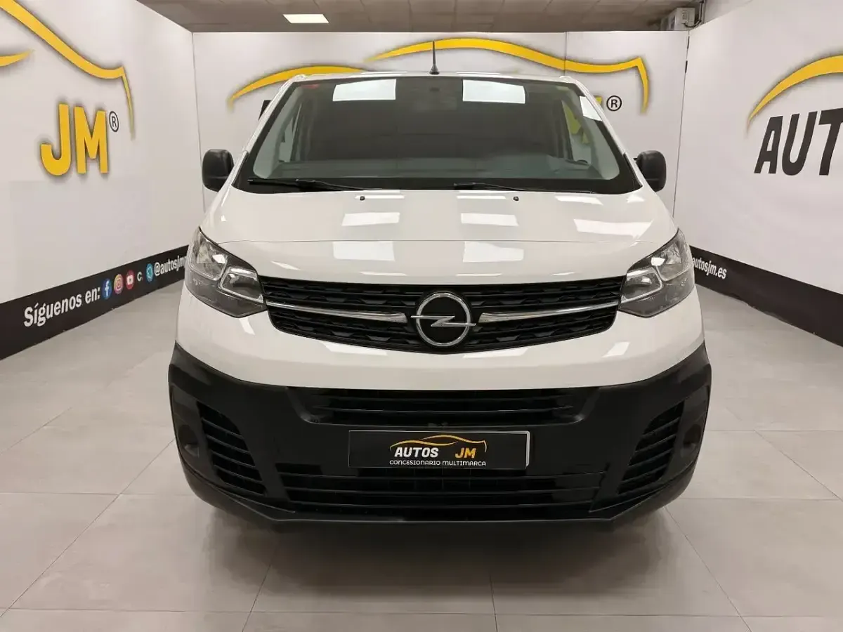Usado Opel Vivaro 120 CV (88 kW) 2021 Blanco Monovolumen