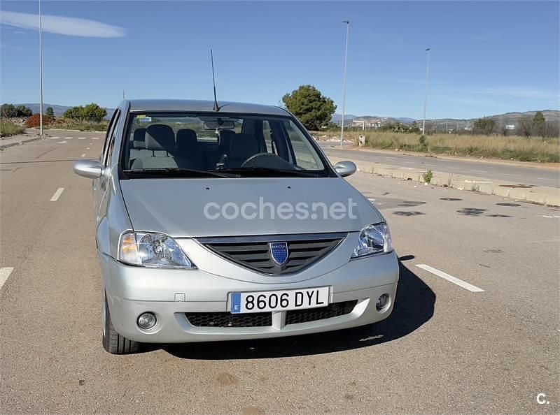 Gris / plata Usado 2006 Dacia Logan Lauréate Berlina | 3500 € (Precio justo) - Imagen 1/4