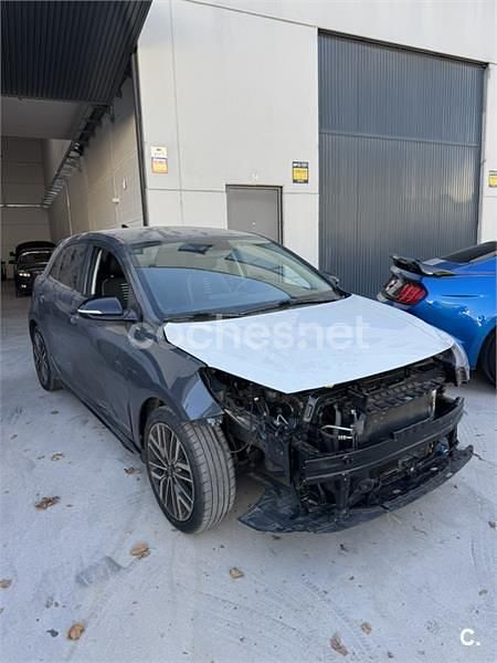 Gris / plata Usado 2022 Kia Rio GT-Line Berlina | 8800 € - Imagen 1/4