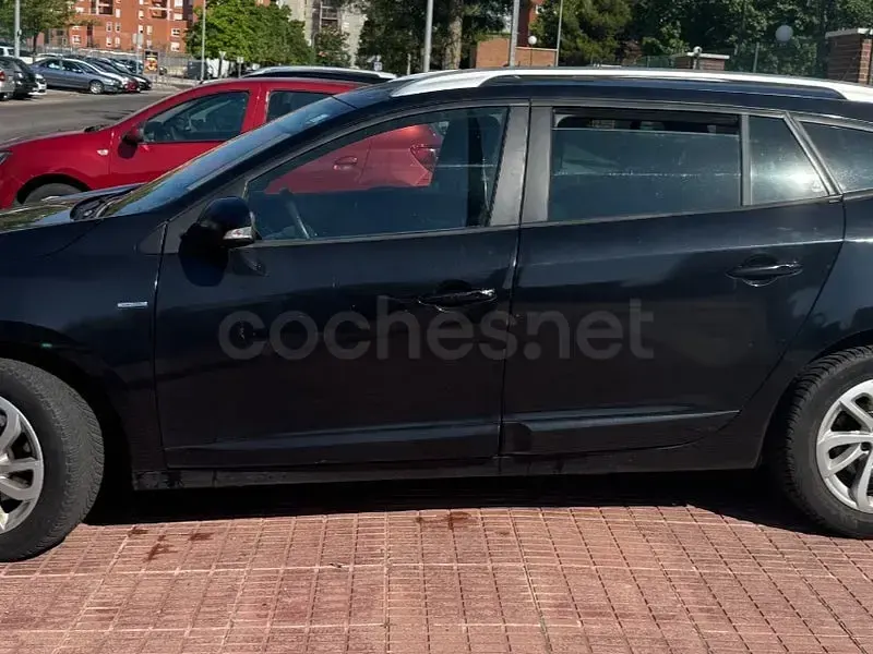 Usado Renault Mégane GrandTour Zen 110 CV (80 kW) 2016 Negro Familiar