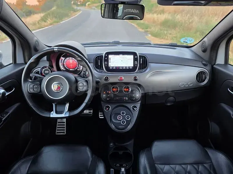 Usado Abarth 595C Turismo 165 CV (121 kW) 2021 Gris / plata Descapotable