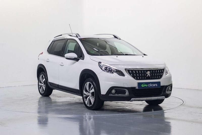 Usado Peugeot 2008 Allure 110 CV (80 kW) 2018 Blanco SUV