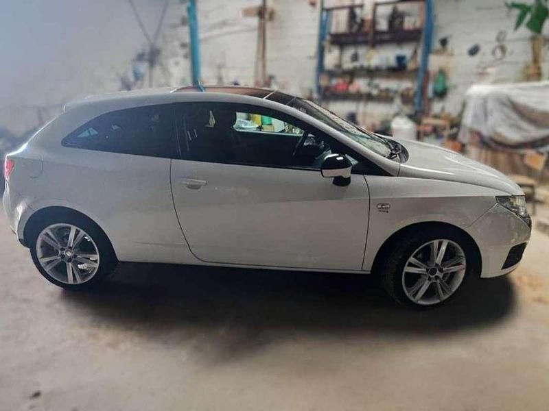 Usado Seat Ibiza SC Sport 105 CV (77 kW) 2010 Blanco Utilitario