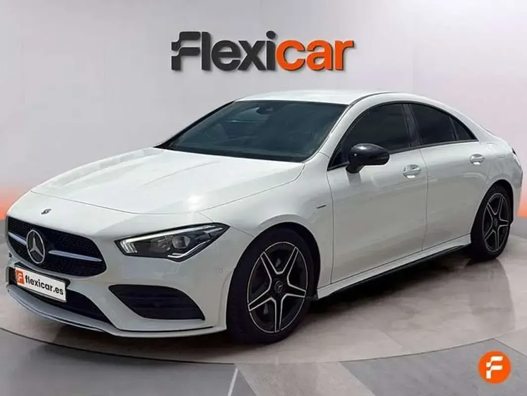 Usado Mercedes CLA200 150 CV (110 kW) 2021 Blanco Coupe