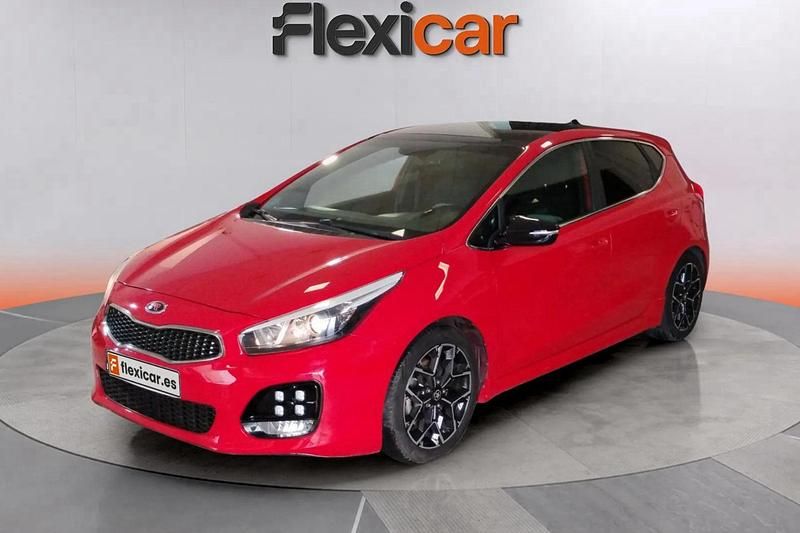 Usado Kia Ceed GT GT-Line 136 CV (100 kW) 2017 Rojo Berlina