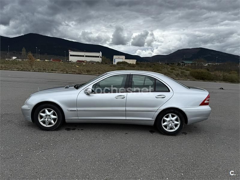 Käytetty Mercedes C200 Elegance 163 HP (119 kW) 2003 Harmaa Sedan