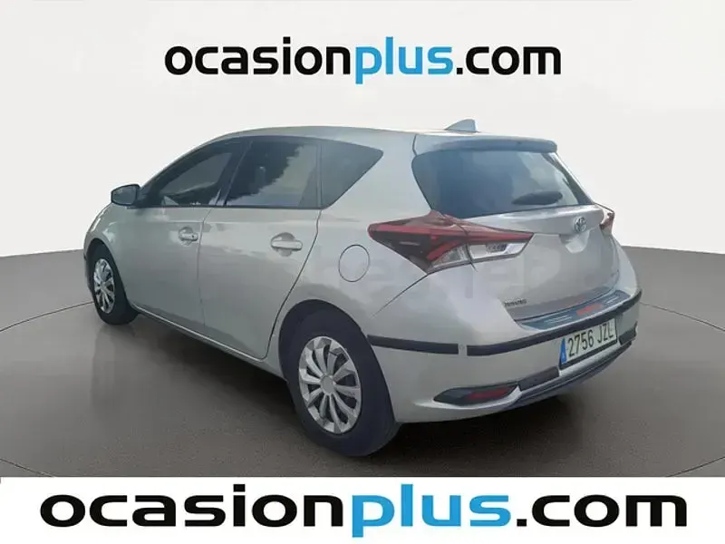 Usado Toyota Auris Business Edition 90 CV (66 kW) 2017 Gris / plata Berlina