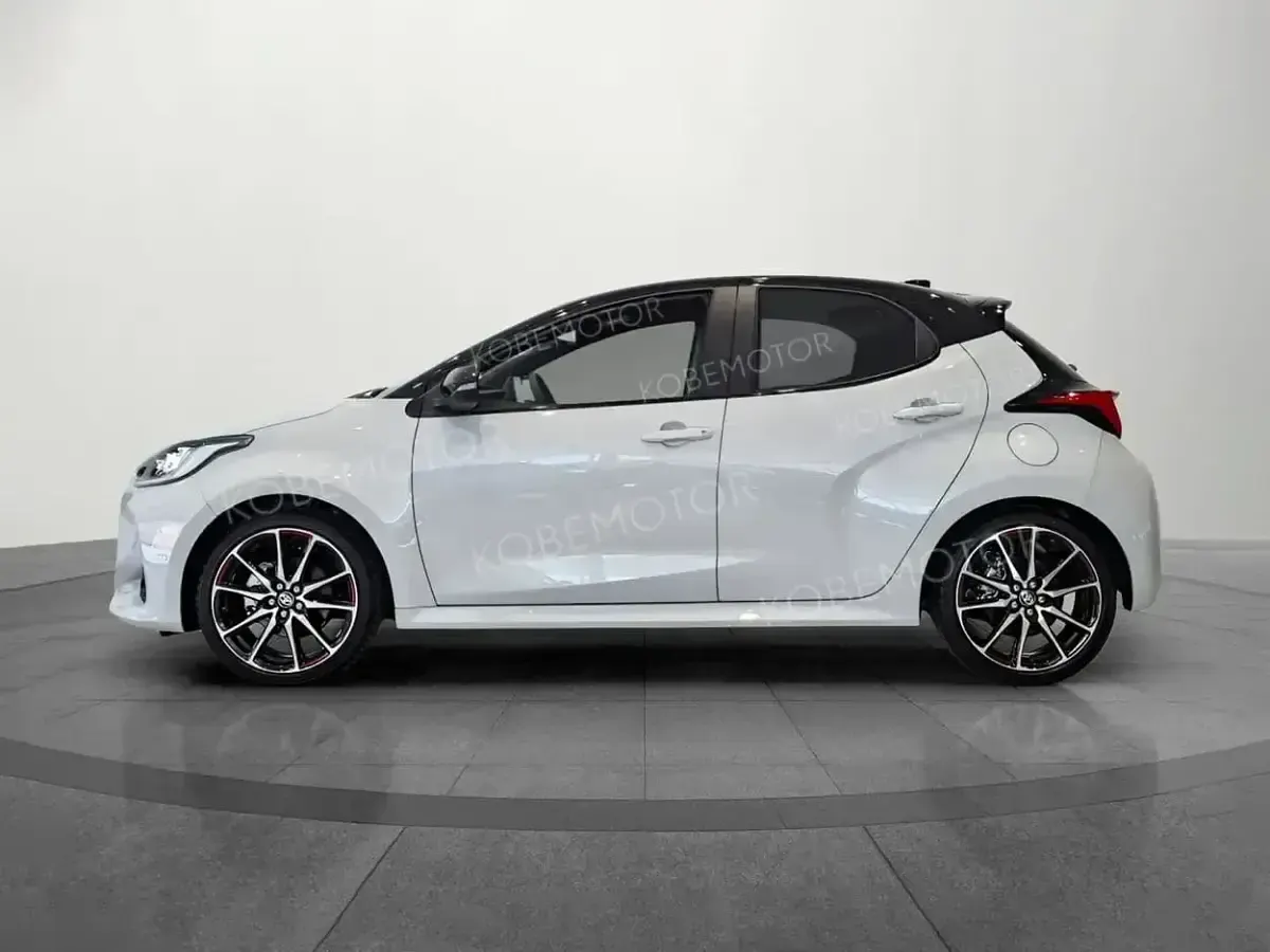 Nieuw Toyota Yaris Hybrid Plus 130 PK (95 kW) 2025 Wit