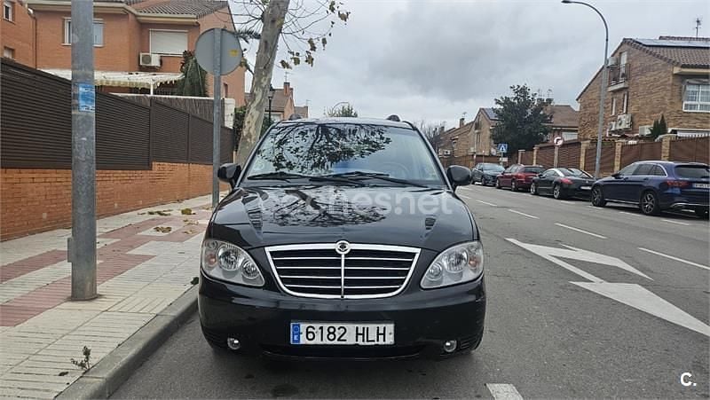 Negro Usado 2012 Ssangyong (KGM) Rodius Limited Monovolumen | 5500 € (Super precio) - Imagen 1/4