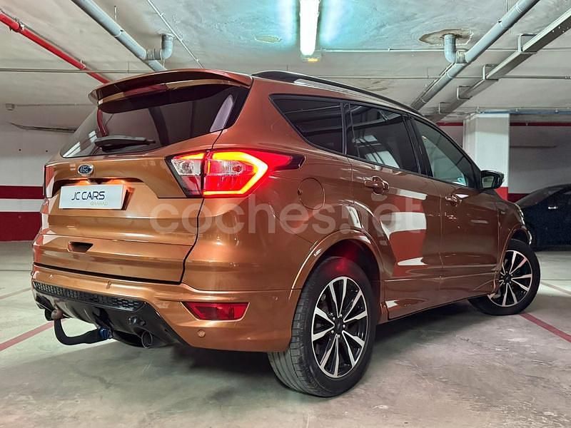 Usado Ford Kuga ST-Line 150 CV (110 kW) 2018 Naranja SUV